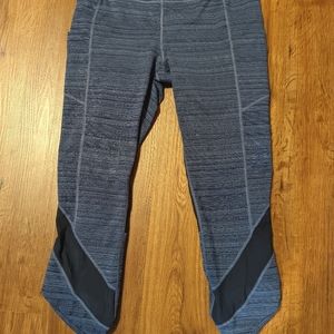 Athleta Crop Leggings size M Style # 211338-01 Pockets-6
